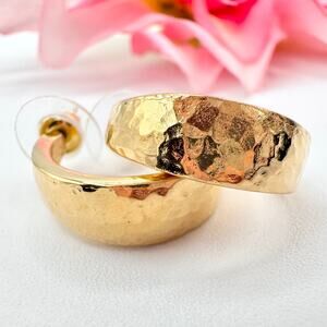 Vintage Vendome Hammered Gold Tone Graduated Hoop Earrings Huggie Chic Signed